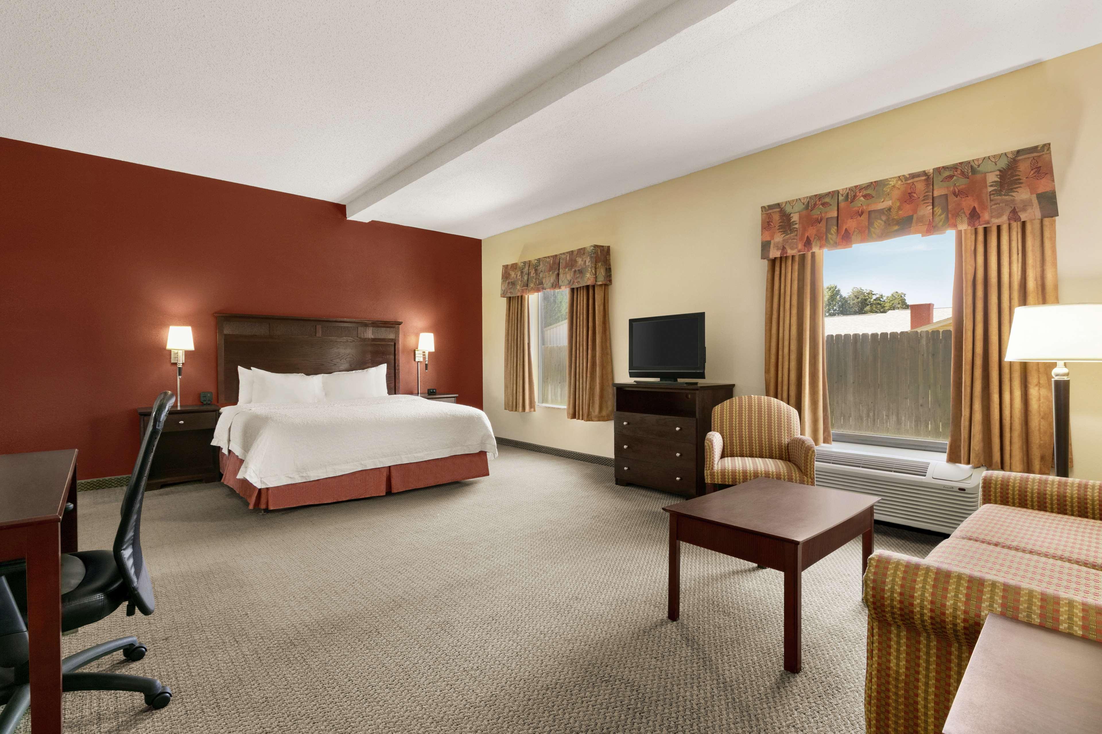 Hampton Inn & Suites Лотон Экстерьер фото