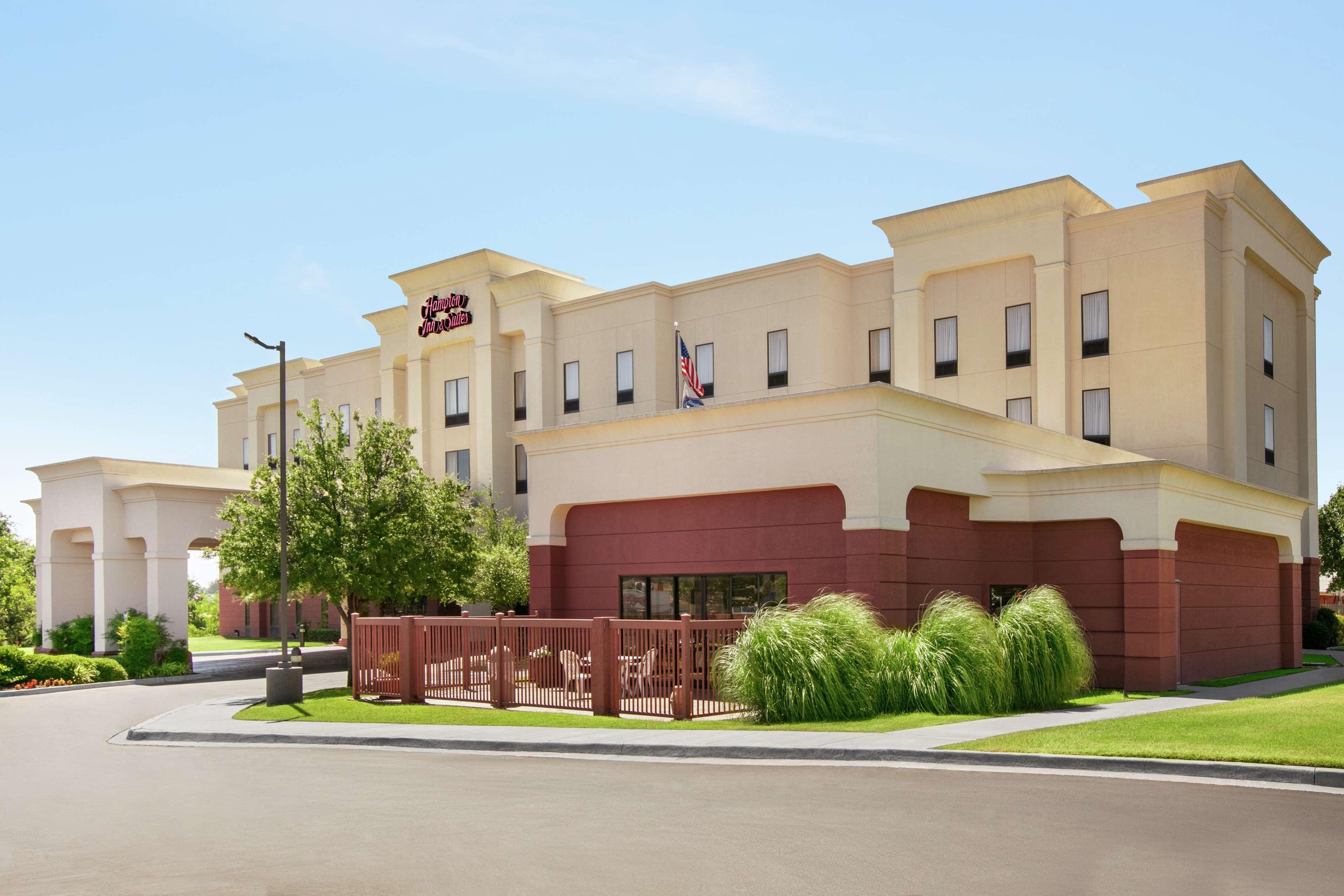 Hampton Inn & Suites Лотон Экстерьер фото