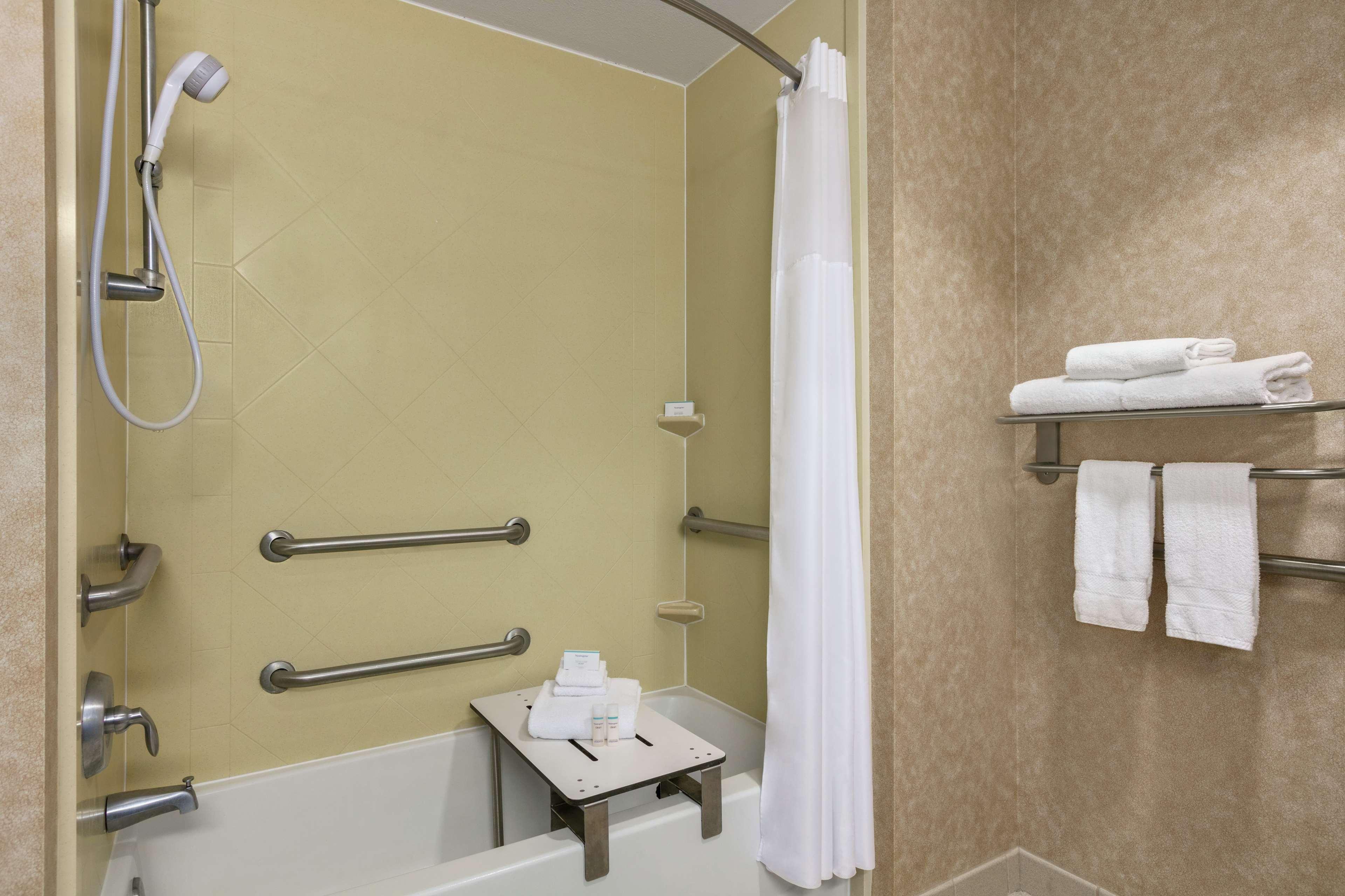 Hampton Inn & Suites Лотон Экстерьер фото