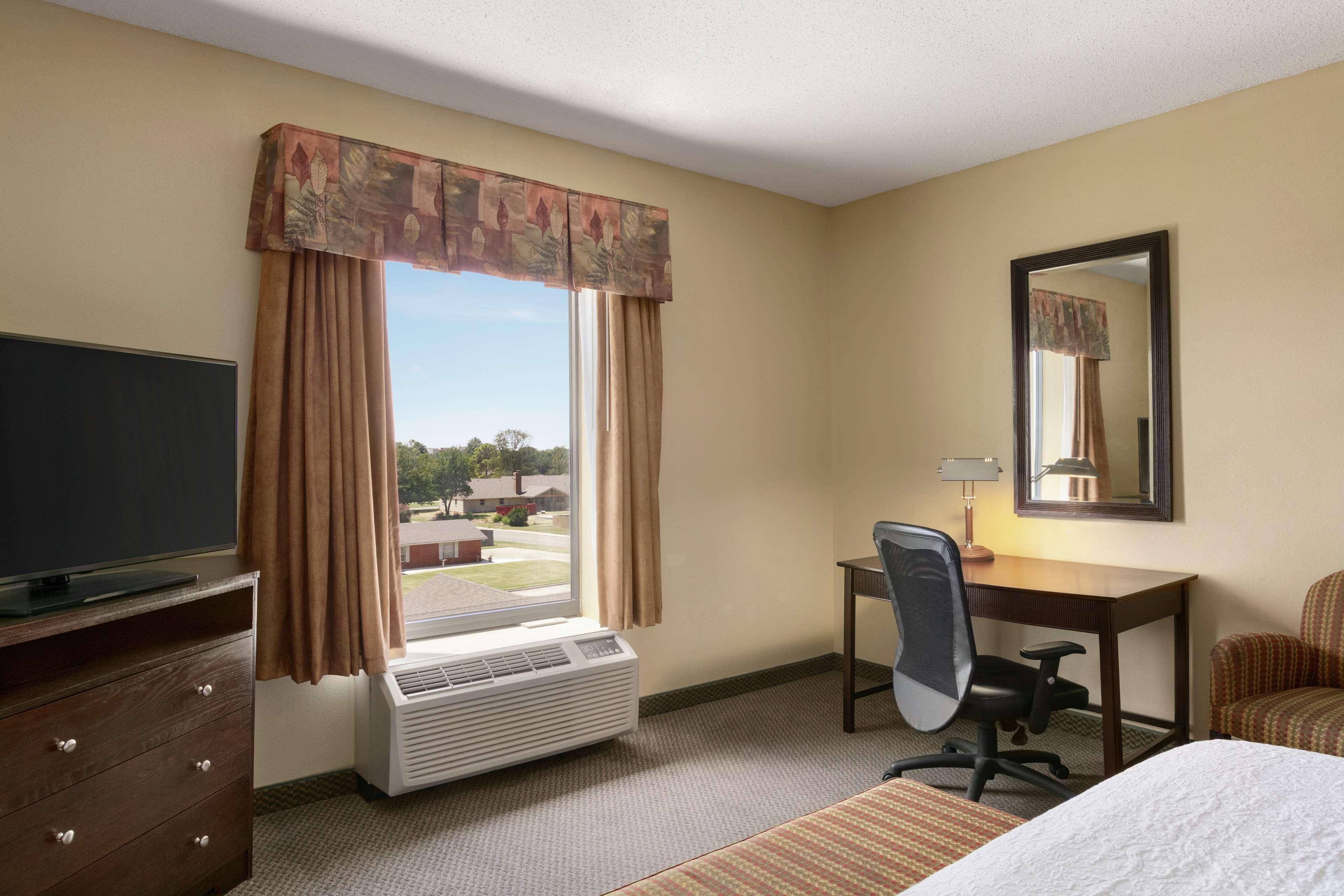 Hampton Inn & Suites Лотон Экстерьер фото