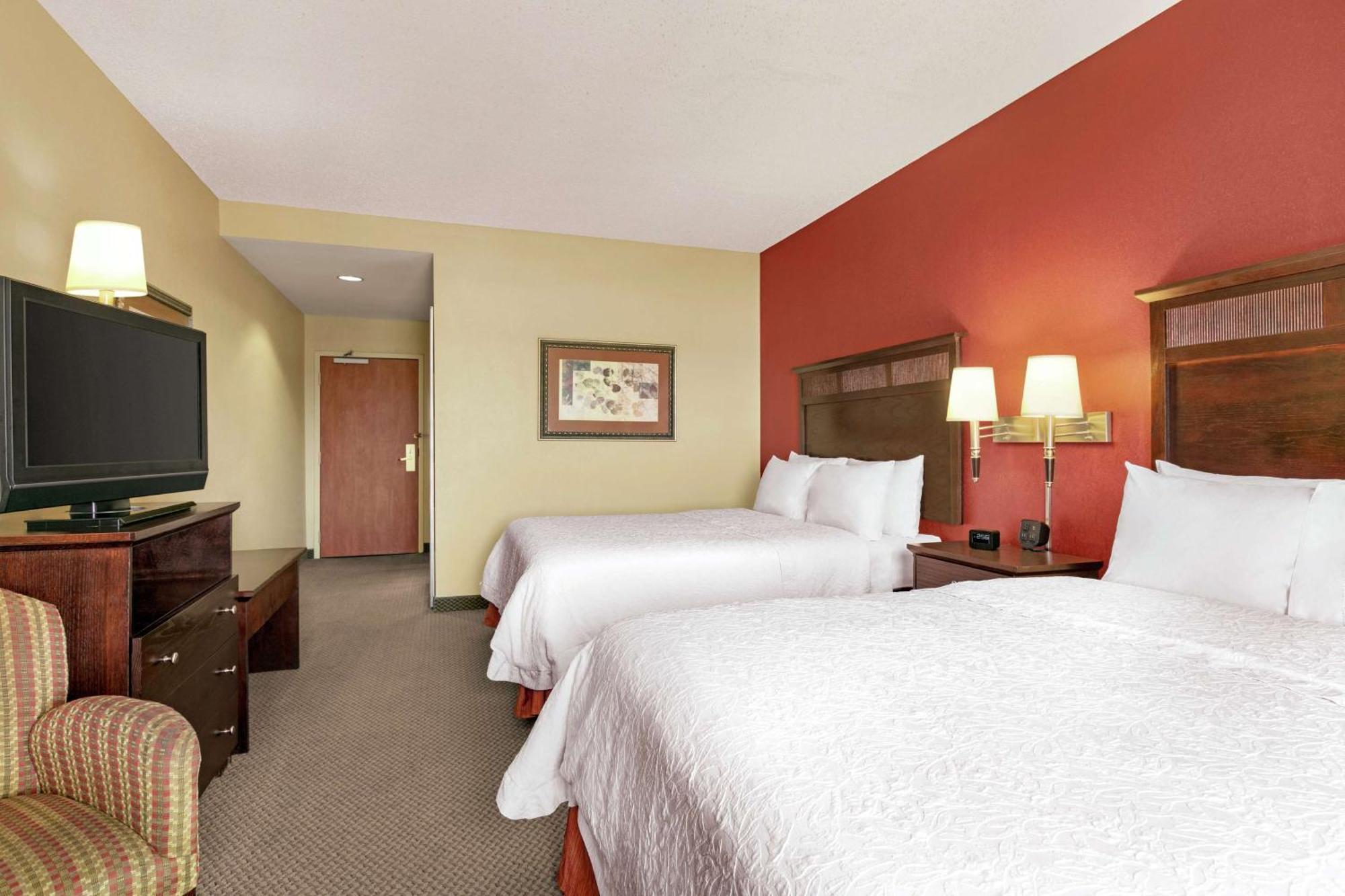 Hampton Inn & Suites Лотон Экстерьер фото