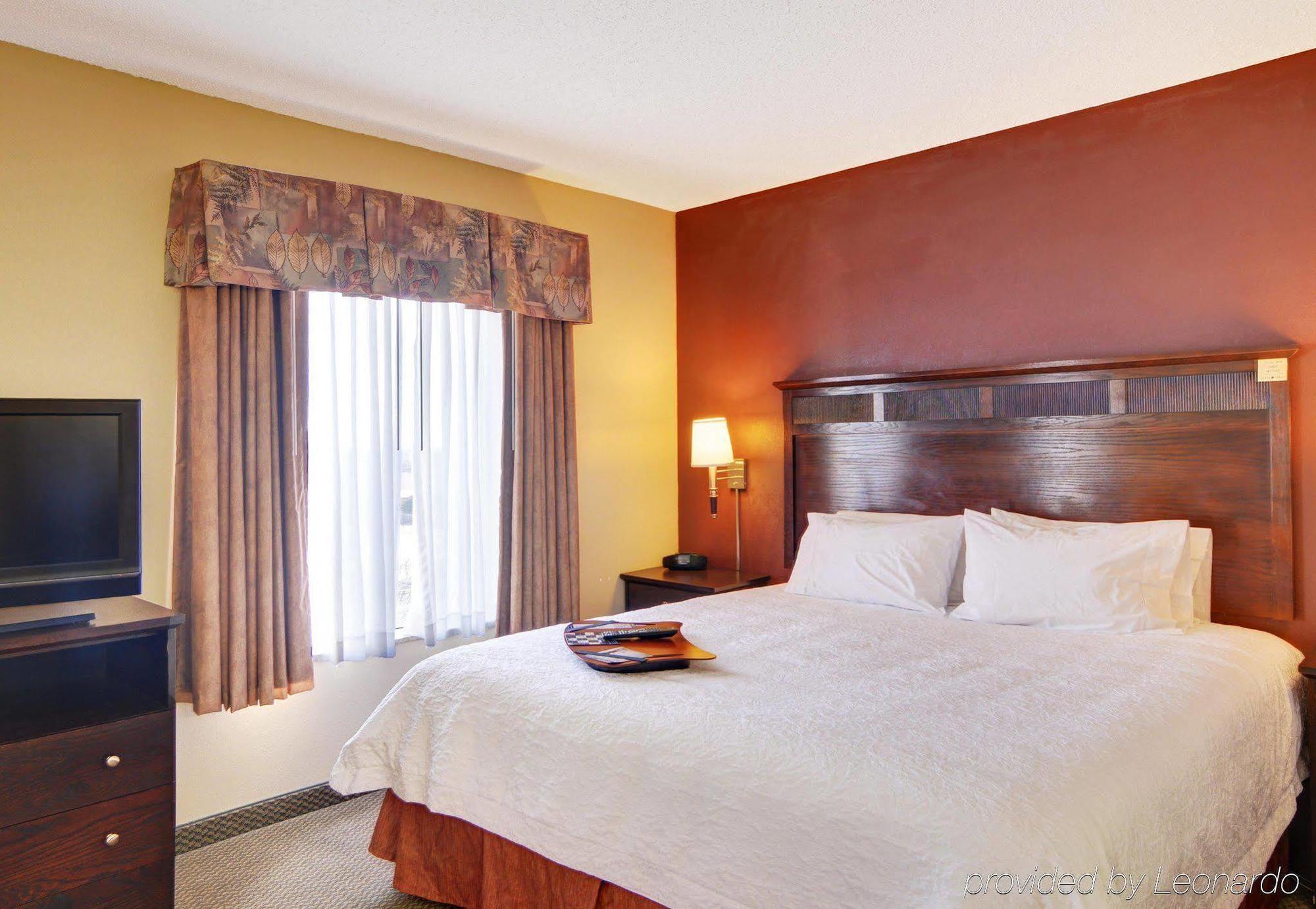 Hampton Inn & Suites Лотон Экстерьер фото