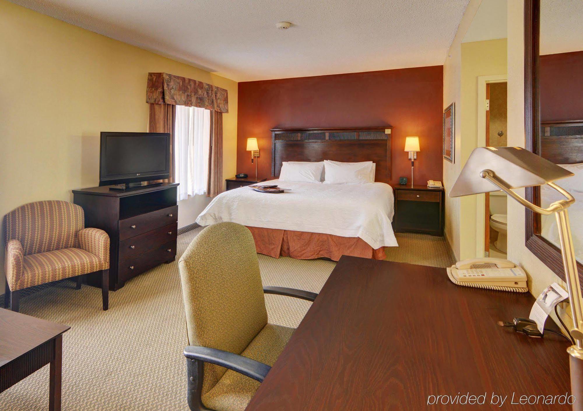 Hampton Inn & Suites Лотон Экстерьер фото