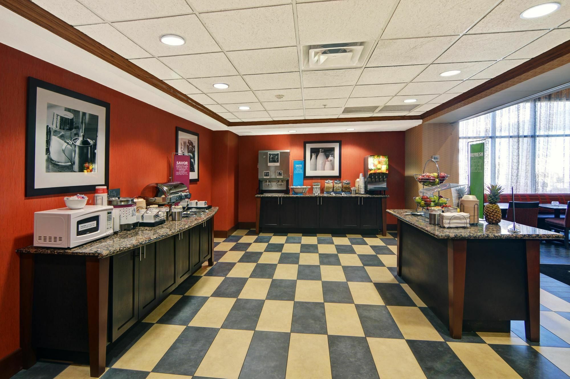 Hampton Inn & Suites Лотон Экстерьер фото